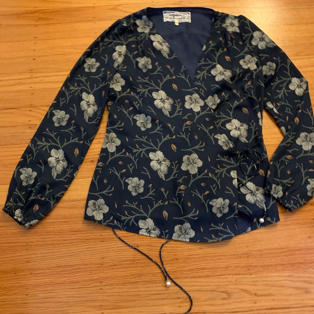 Long sleeve flower print wrap over blouse navy blu